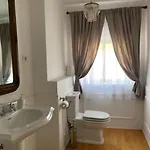 Apartament Hisa 7 *